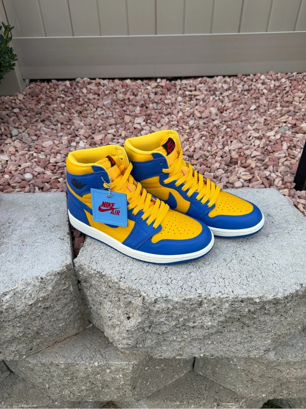 Nike Air Jordan 1 Retro Hi OG  Blue & Yellow WMNS Size 9